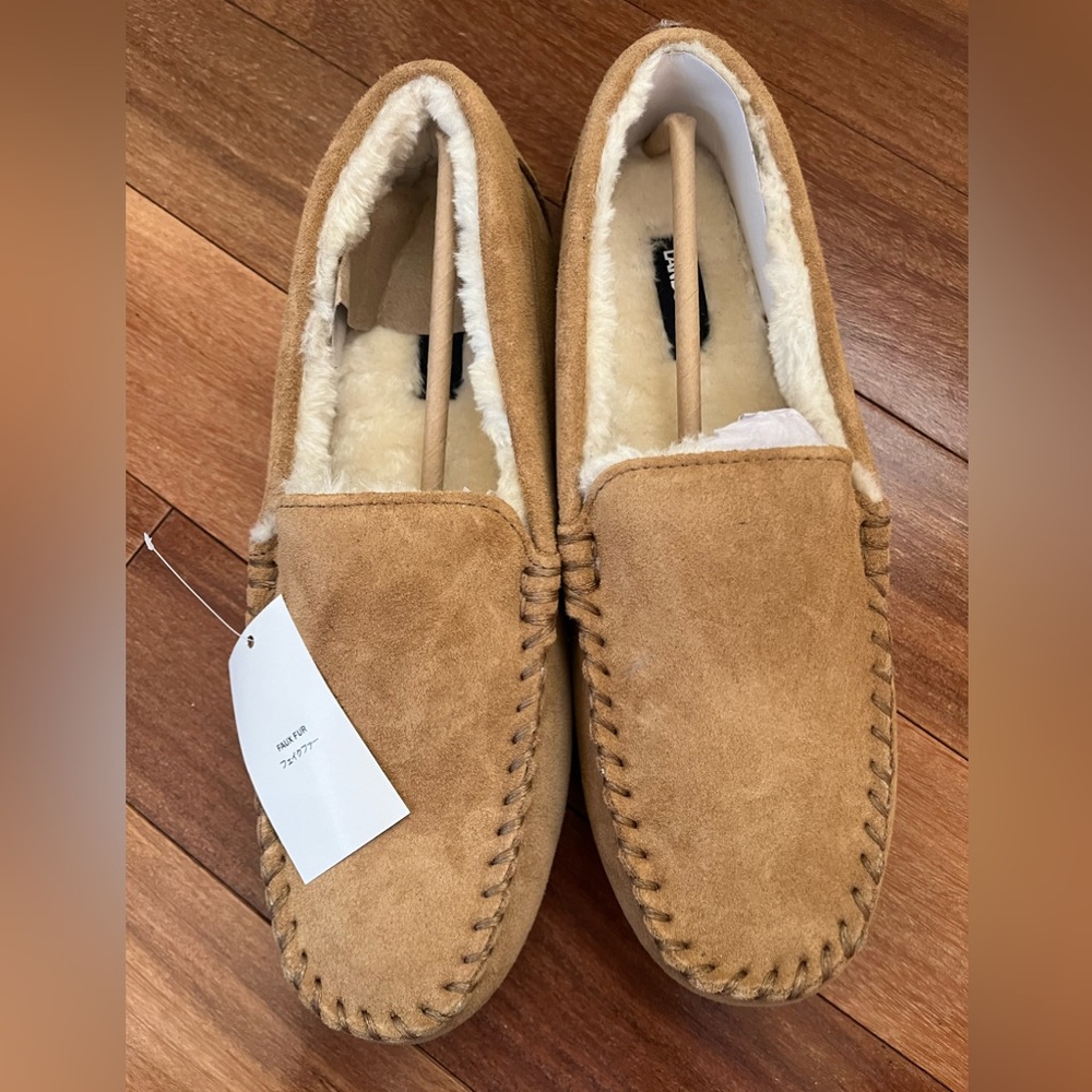 Lands’ End suede moccasin slipper NWT
